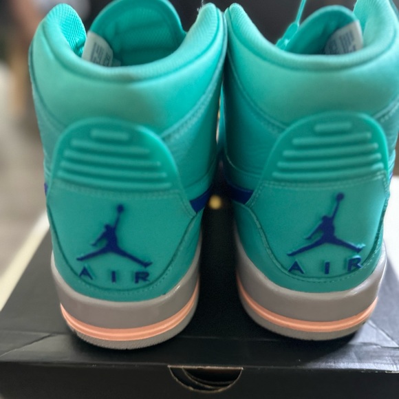 Nike Air Jordan Legacy 312 Hyper Jade/Bright Blue - Picture 3 of 8